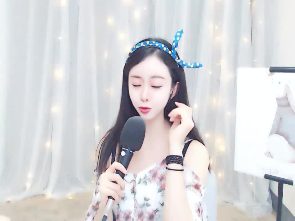 qf苏娅 6月9号 来听听我唱的《天黑了你还记得我吗》 吧!