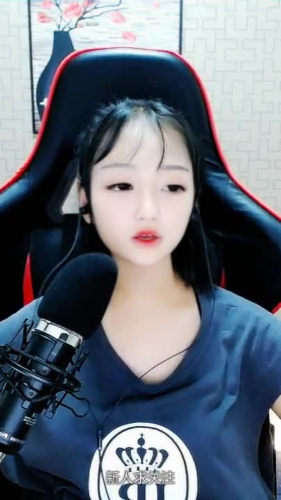 新人梦梦儿 2019年7月21号 来听听我唱的《多想在平庸的生活拥抱你》