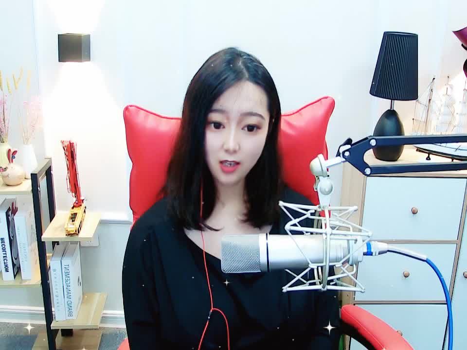 敏敏吖i 23小时前 来听听我唱的《云烟成雨》 吧! 1次浏览 0 0